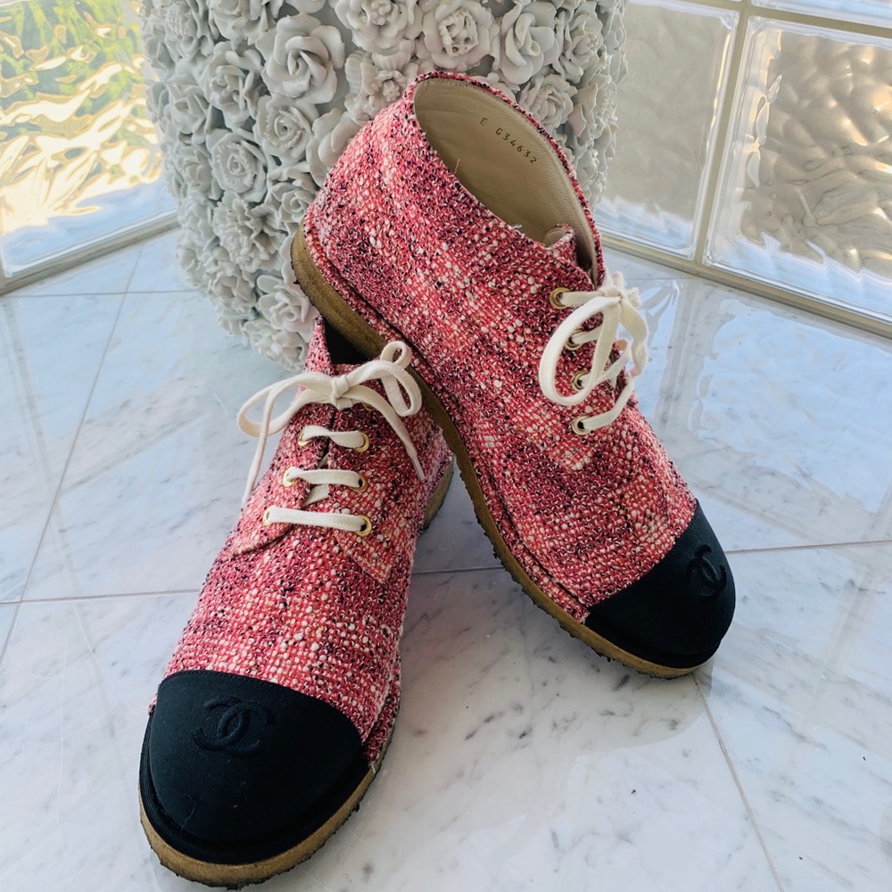 CHANEL Pink Tweed booties
